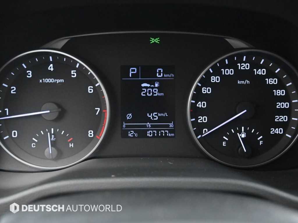 HYUNDAI Avante - Vista 8