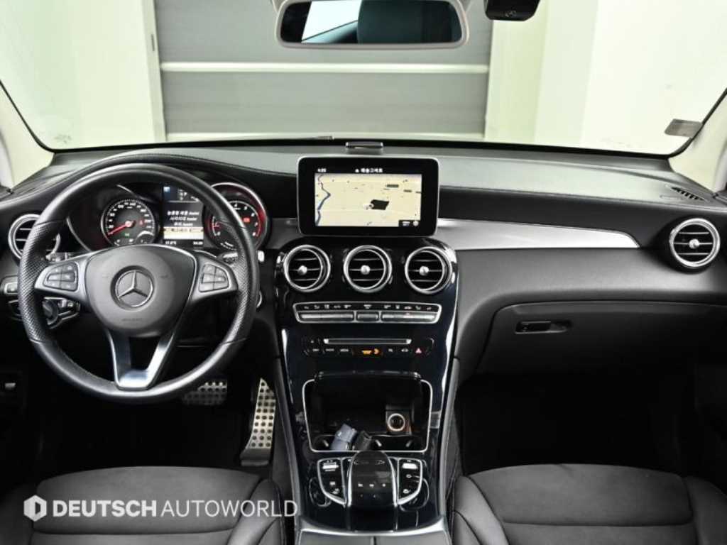 Mercedes Benz GLC Class - Vista 7
