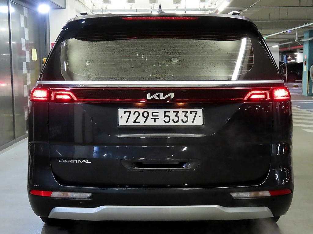 KIA Carnival - Vista 5