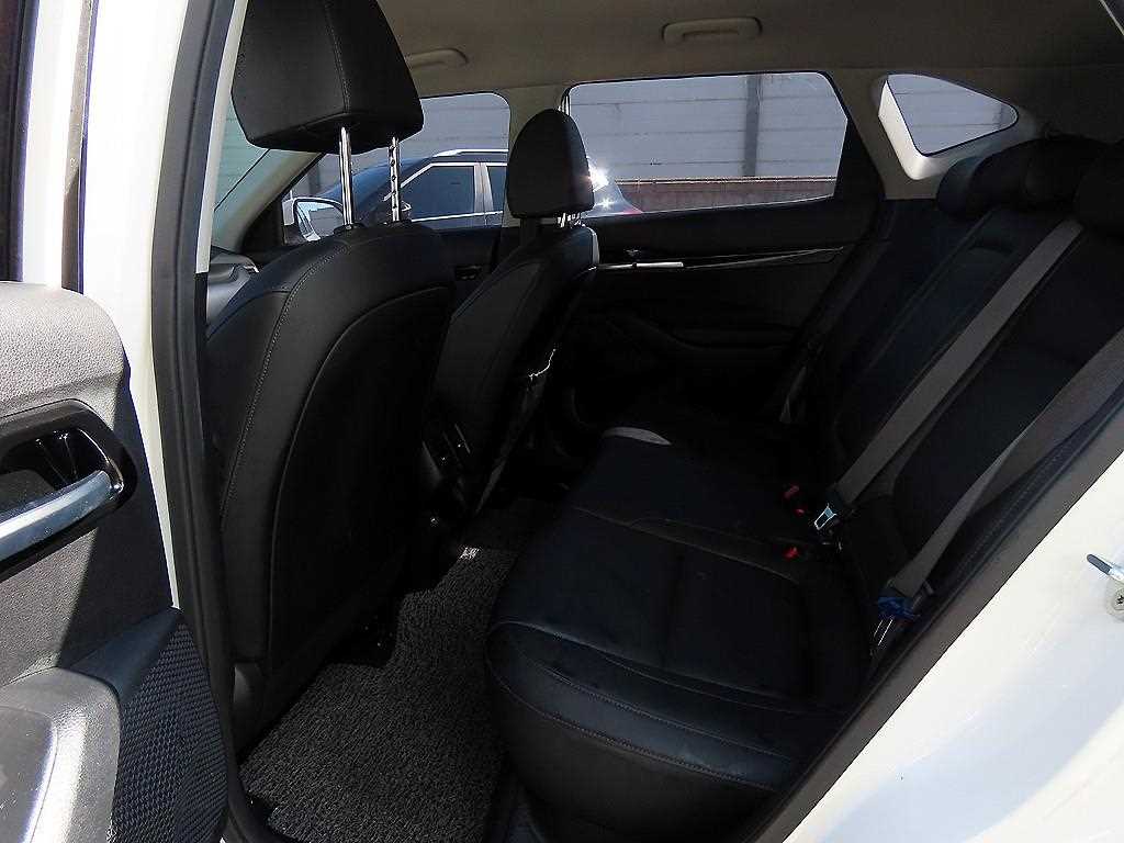 KIA Seltos - Vista 6