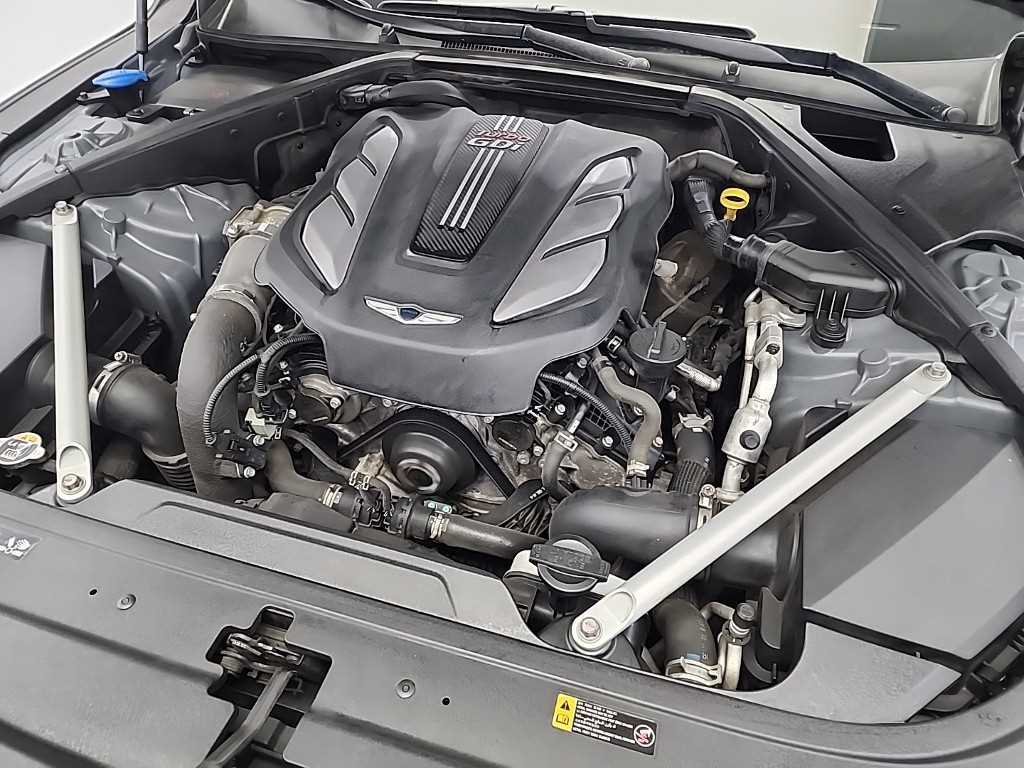 Genesis G90 - Vista 5