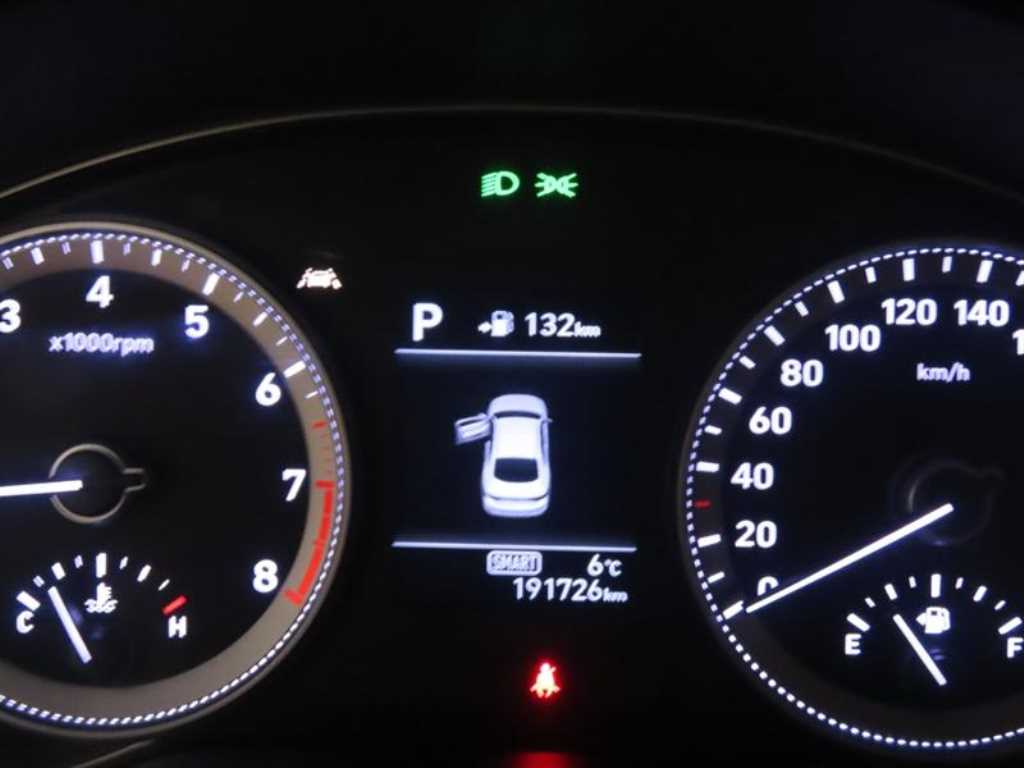 HYUNDAI Grandeur - Vista 12