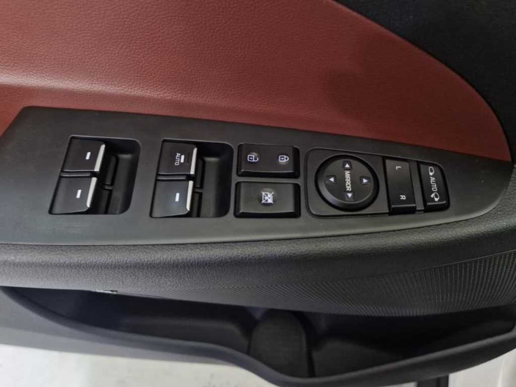 HYUNDAI Tucson - Vista 10