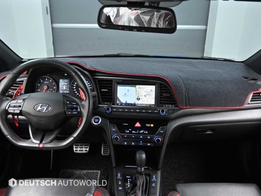 HYUNDAI Avante - Vista 7