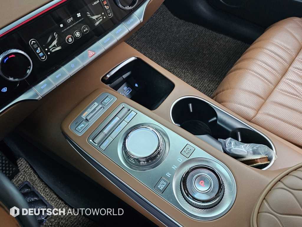 Genesis GV70 - Vista 9