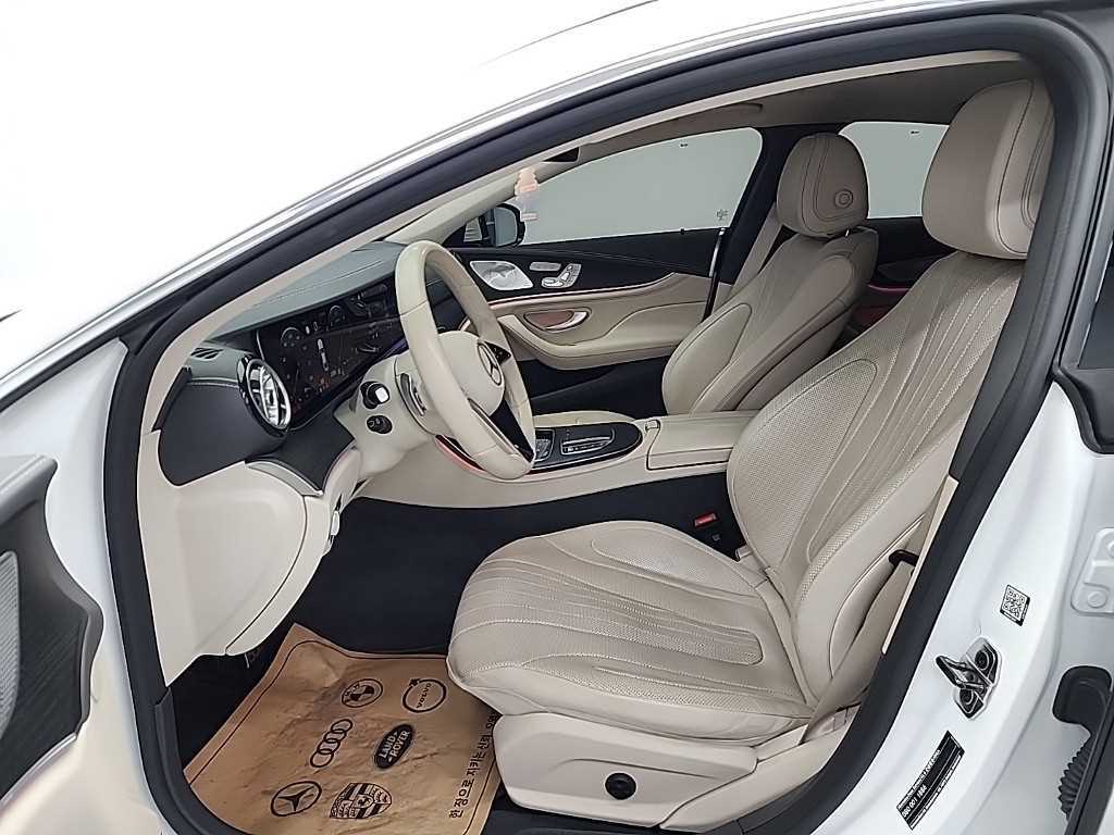 Mercedes Benz CLS Class - Vista 11