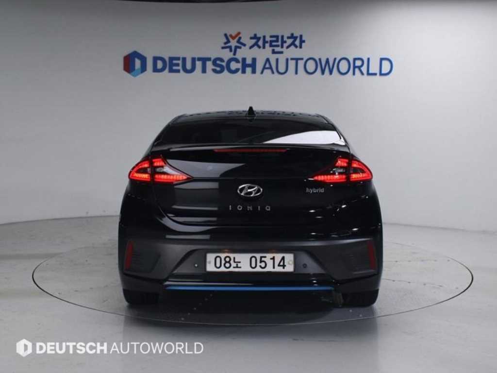 HYUNDAI Ioniq - Vista 5