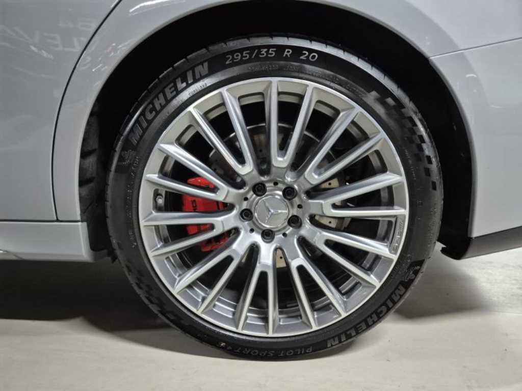 Mercedes Benz E class - Vista 8