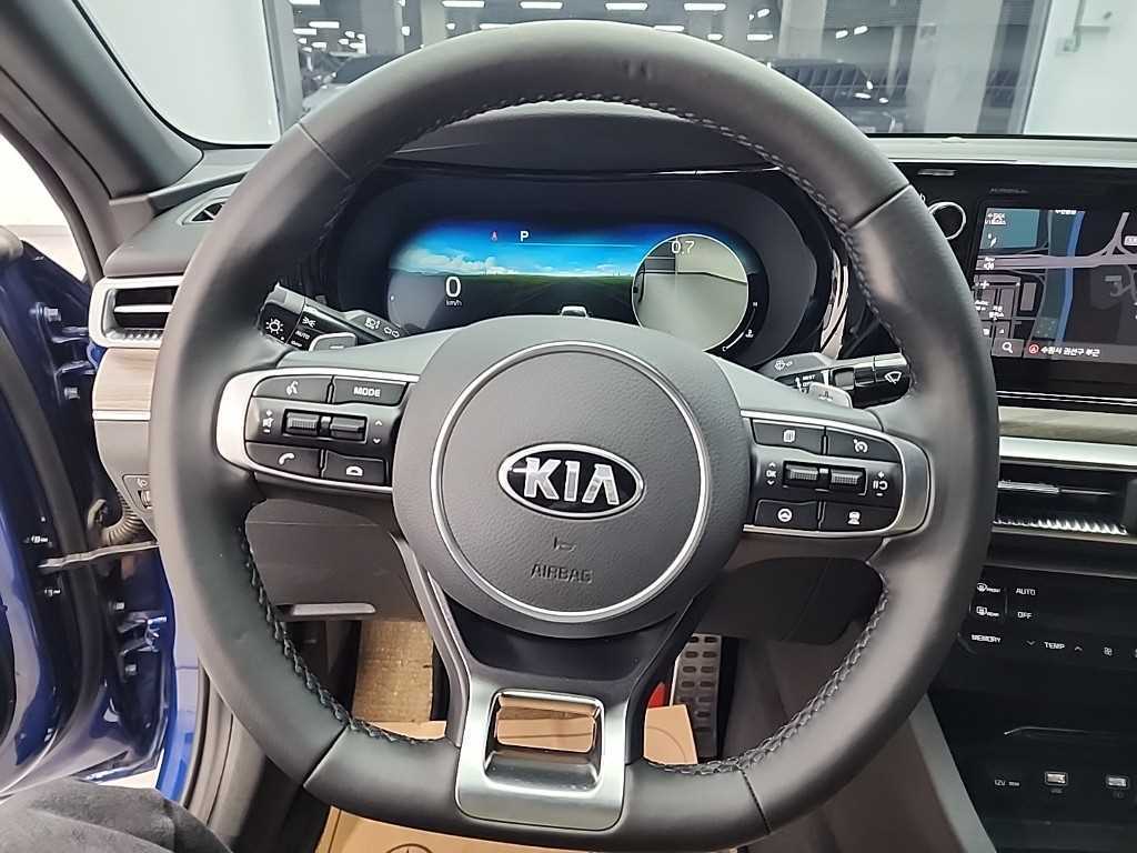 KIA K5 - Vista 9