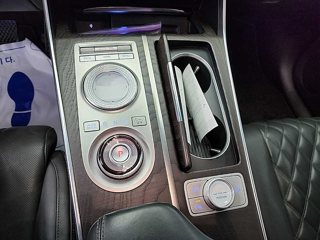 Genesis GV80 - Vista 8