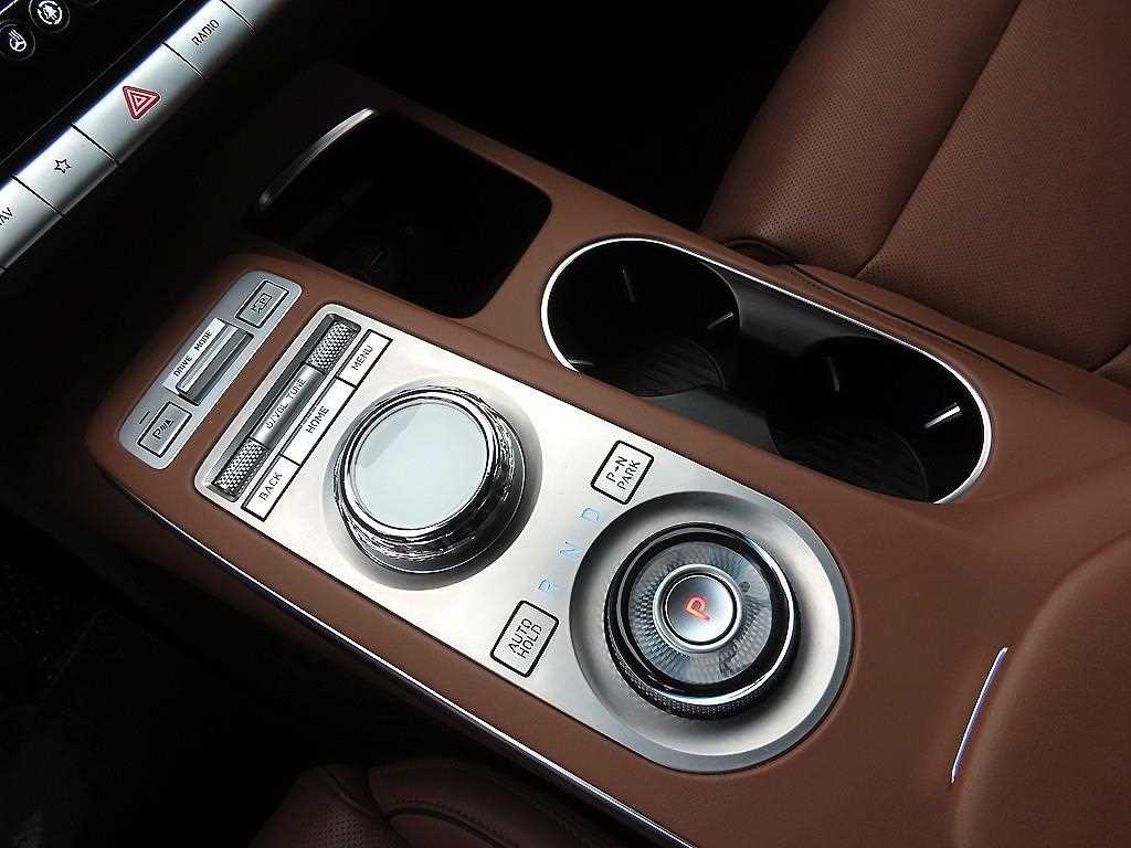 Genesis GV70 - Vista 10