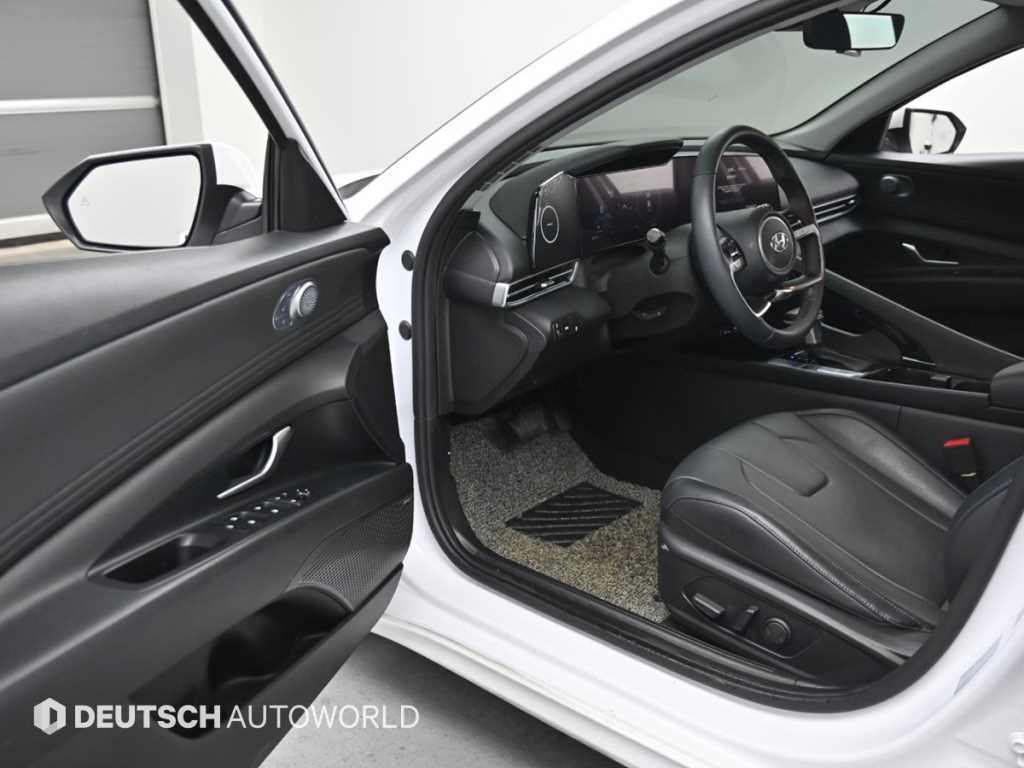 HYUNDAI Avante - Vista 11