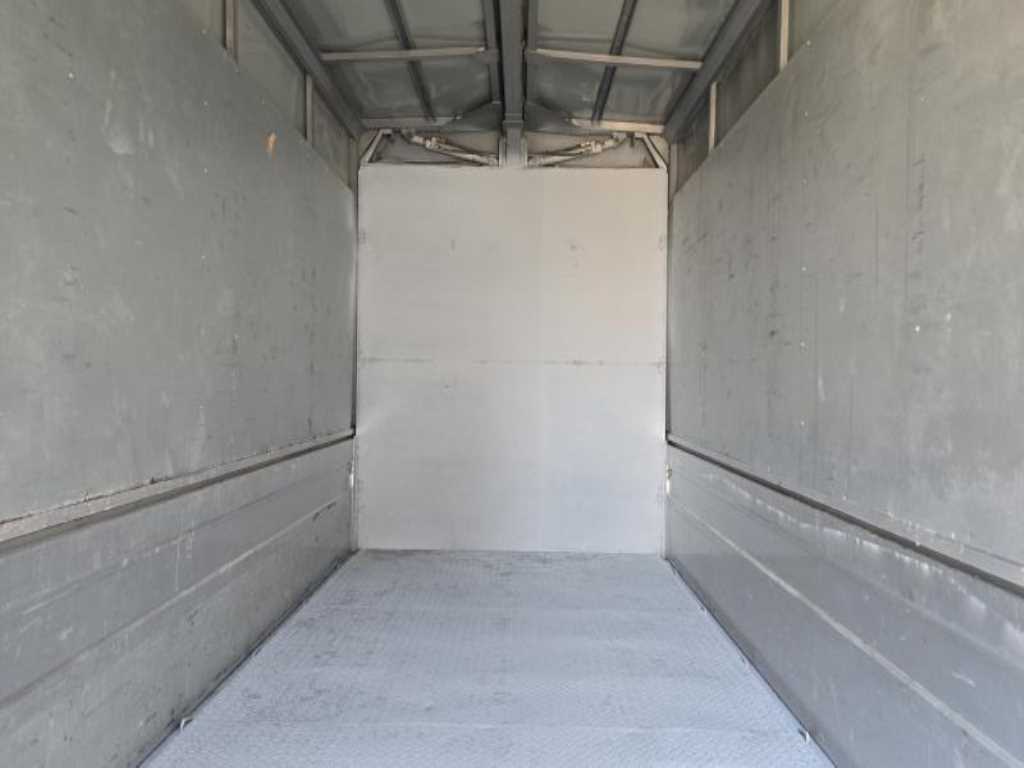 medium and large cargo truck - Vista 9