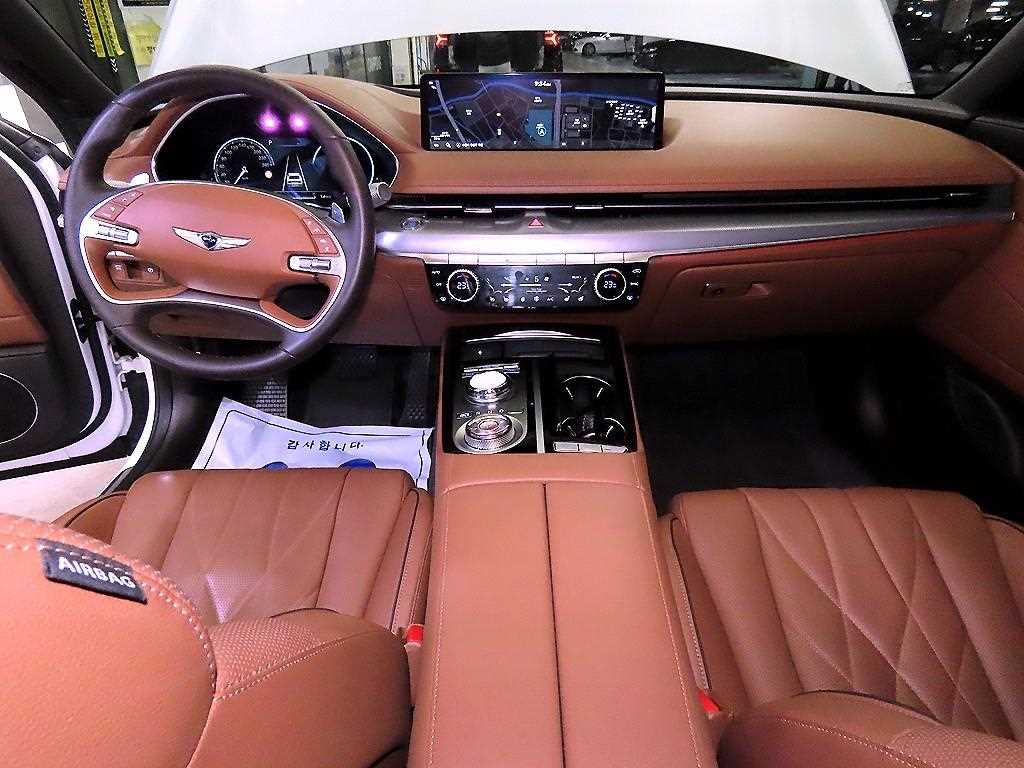 Genesis G80 - Vista 10