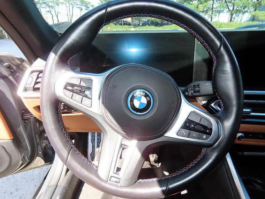 BMW i4 - Vista 8