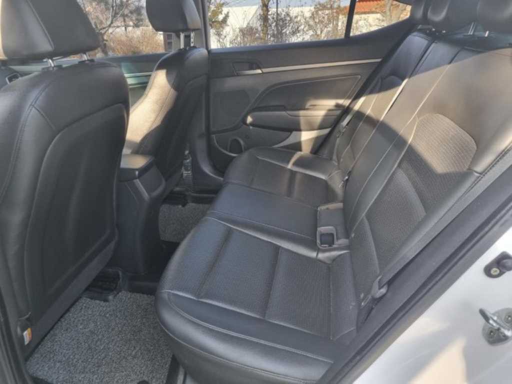 HYUNDAI Avante 2017 Blanco - Importación desde Corea - HF Imports Iquique - Foto 17