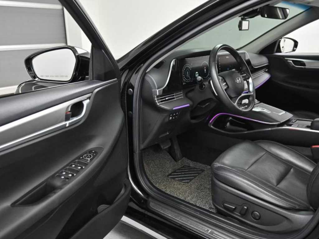 HYUNDAI Grandeur - Vista 11