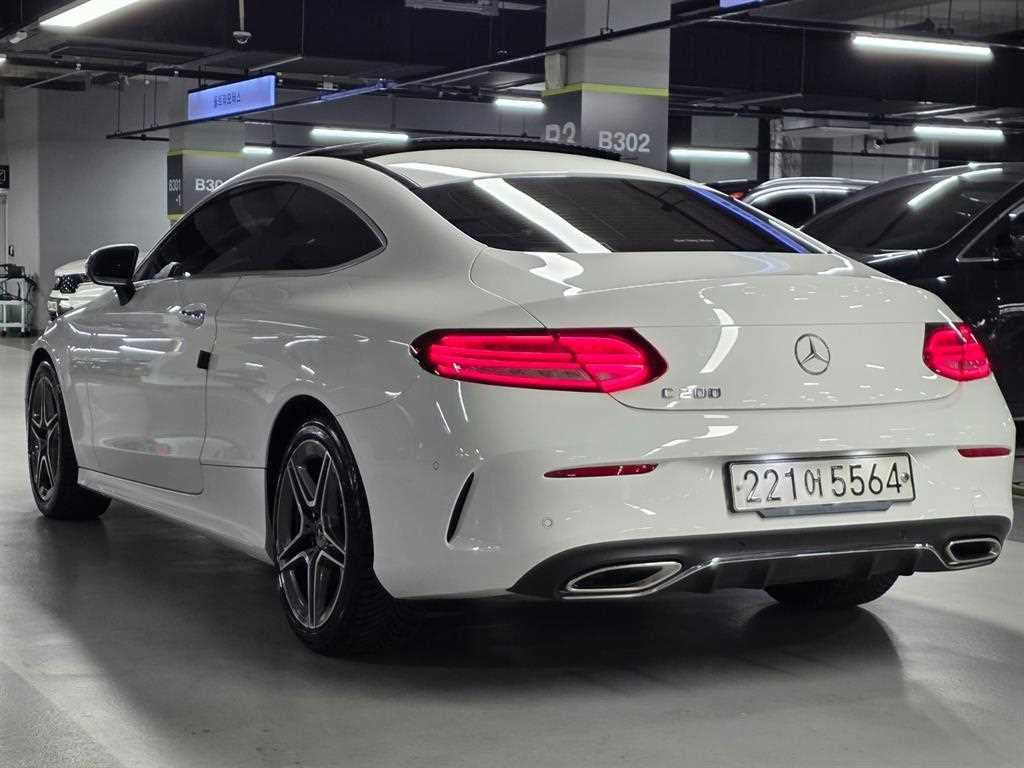 Mercedes Benz C Class - Vista 5