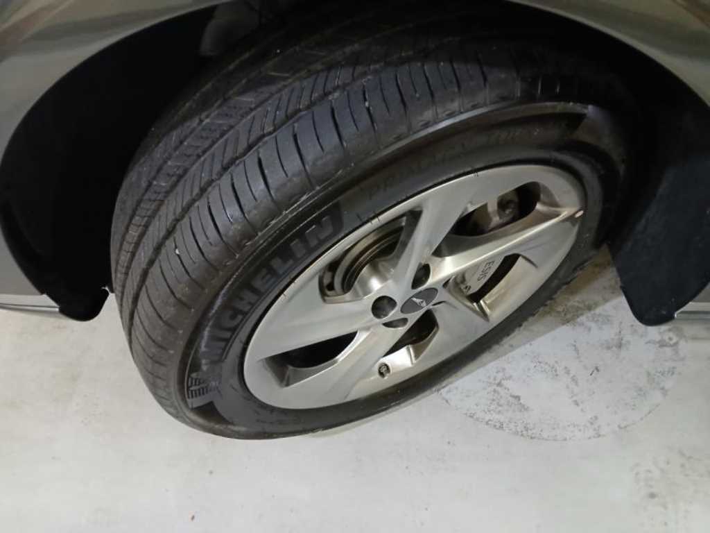 Genesis GV70 2025 Gris - Importación desde Corea - HF Imports Iquique - Foto 20