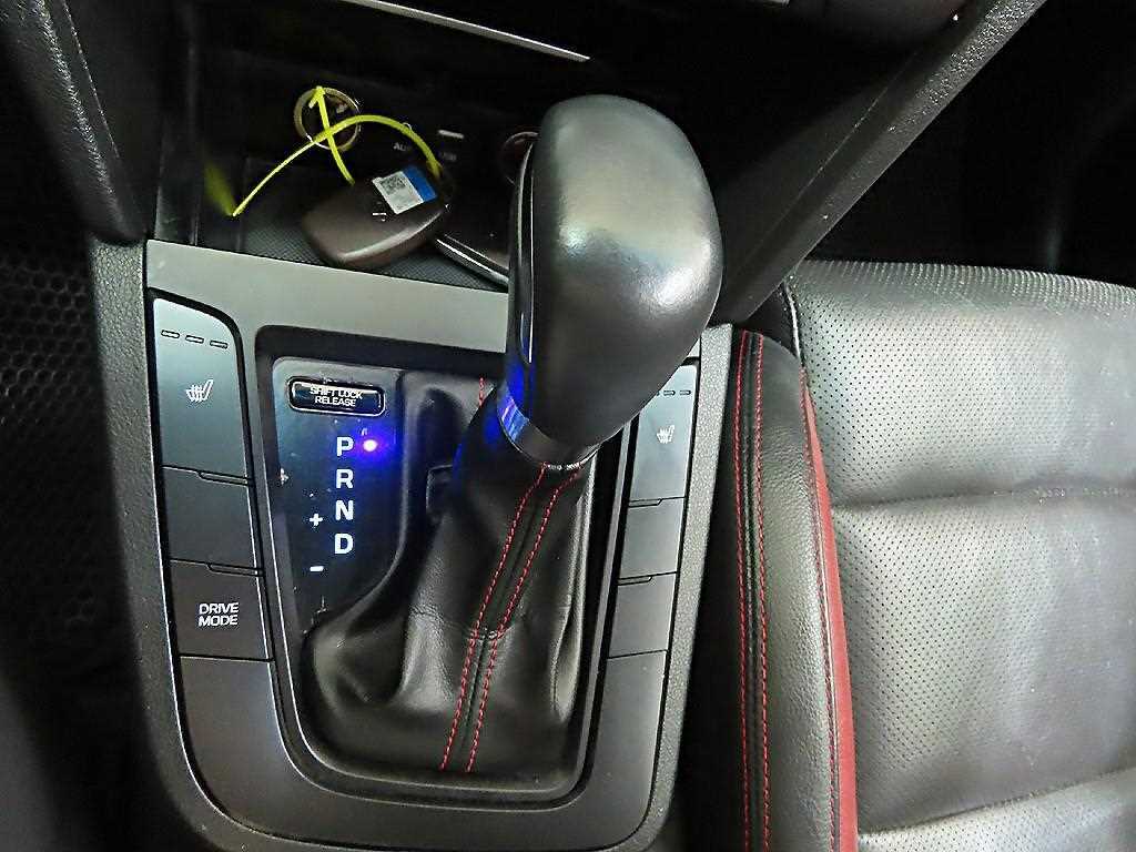 HYUNDAI Avante 2018 Blanco - Importación desde Corea - HF Imports Iquique - Foto 13