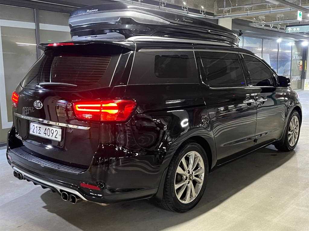 KIA Carnival - Vista 4