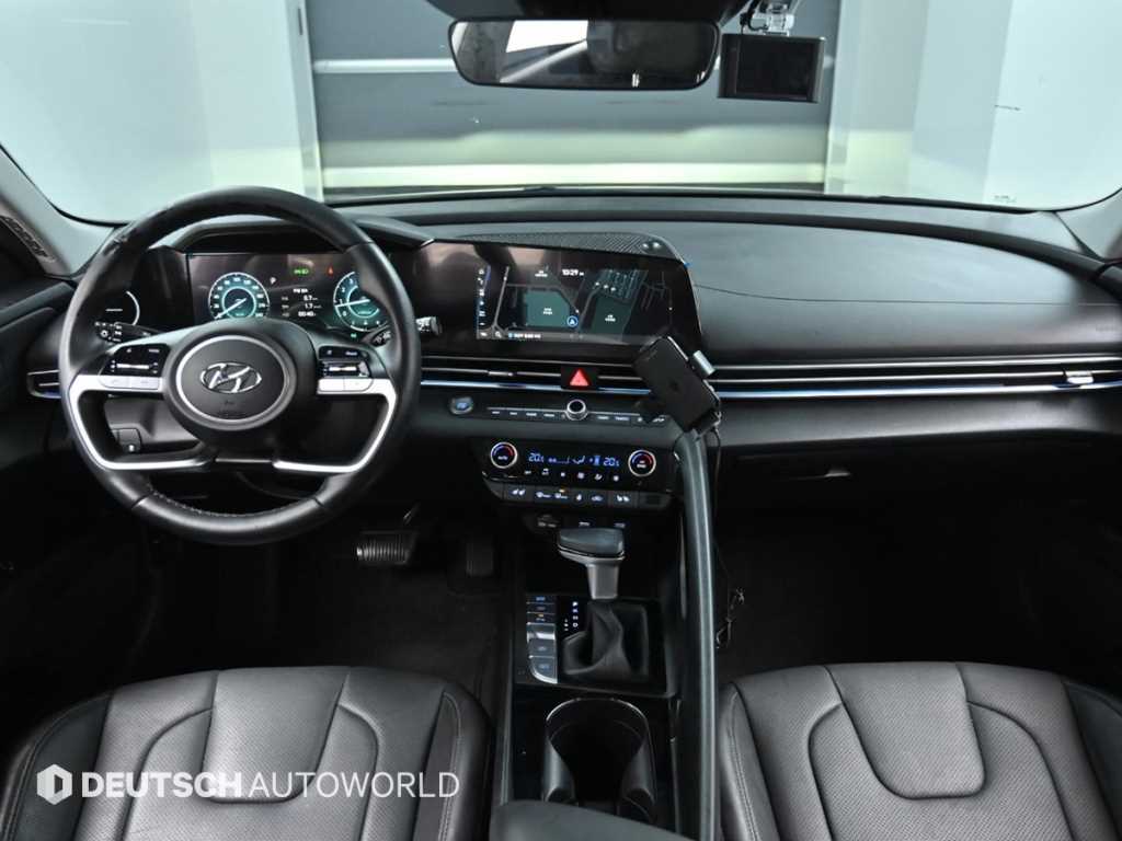 HYUNDAI Avante - Vista 7