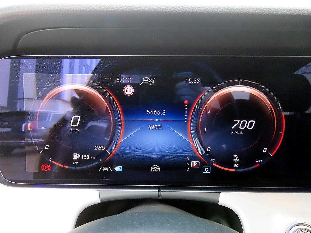 Mercedes Benz E class - Vista 9