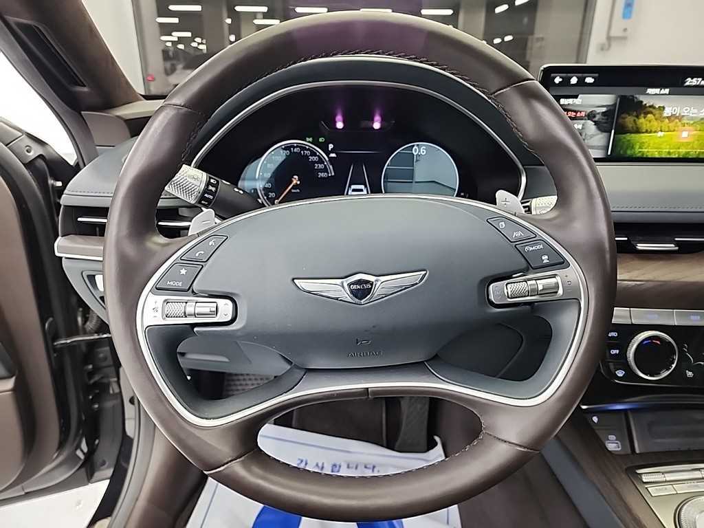 Genesis G80 - Vista 9