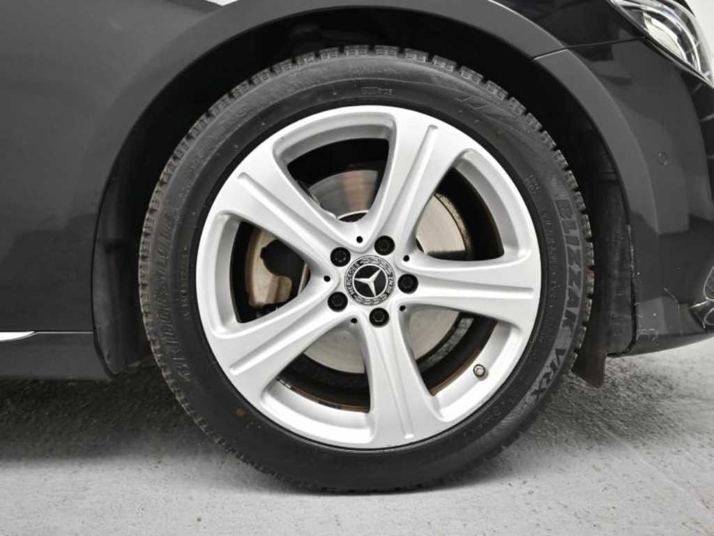 Mercedes Benz E class - Vista 5