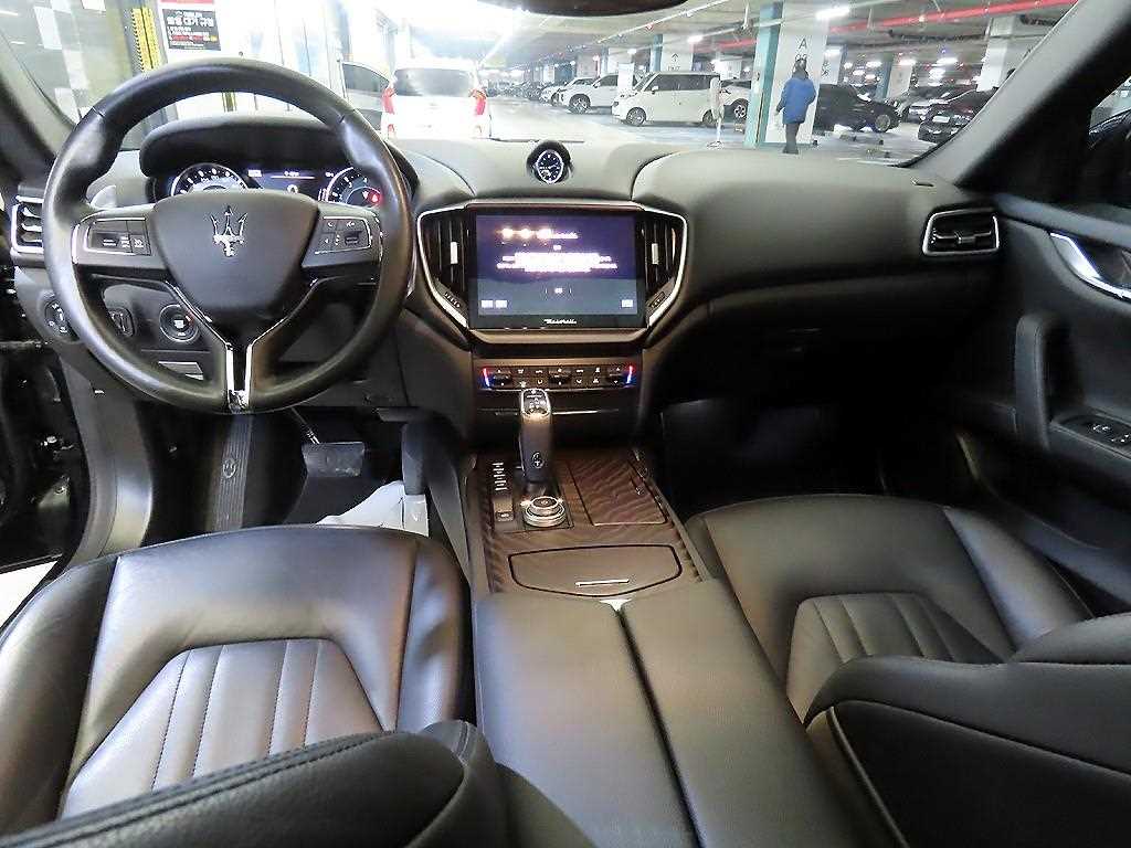 Maserati Ghibli - Vista 10