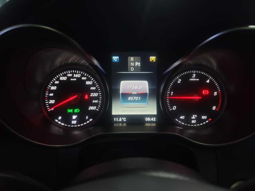 Mercedes Benz C Class - Vista 6