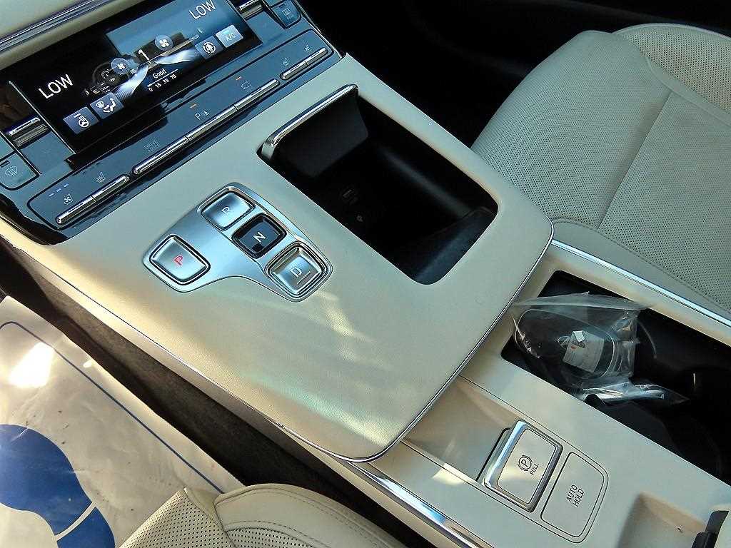 HYUNDAI Grandeur - Vista 12