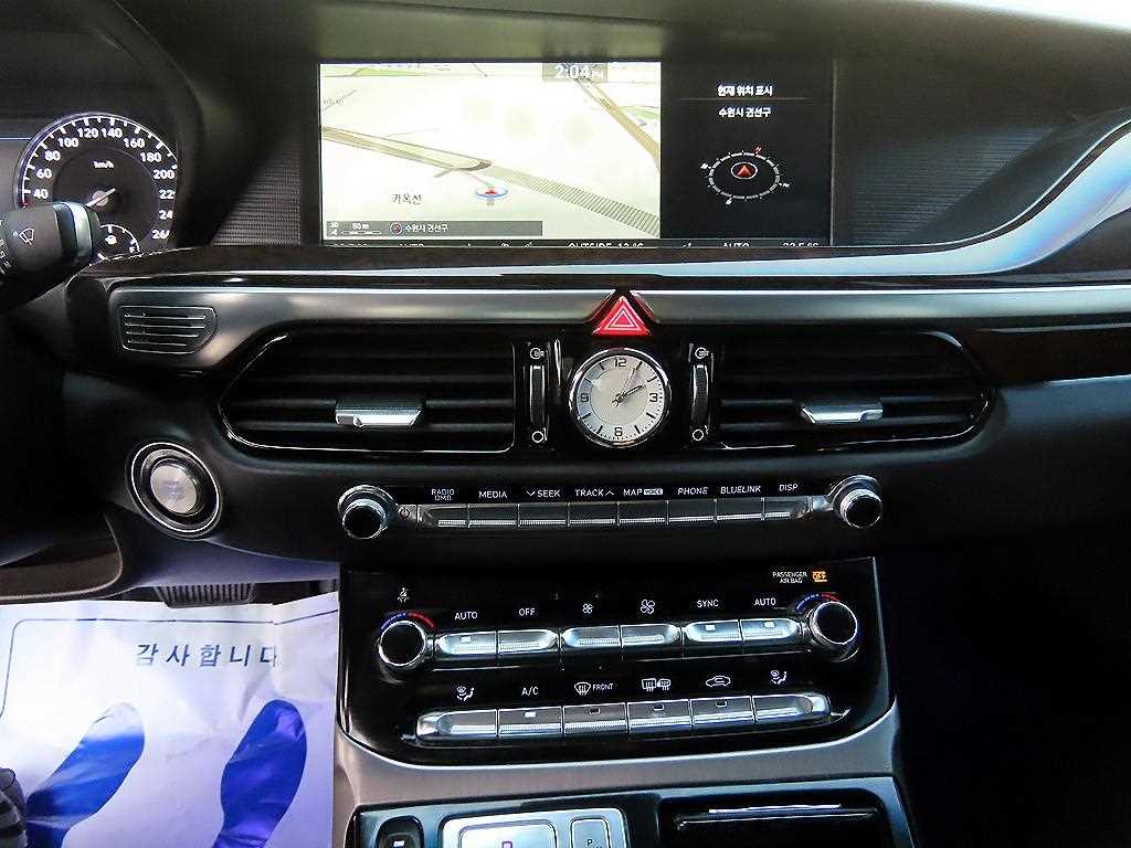 Genesis EQ900 - Vista 12