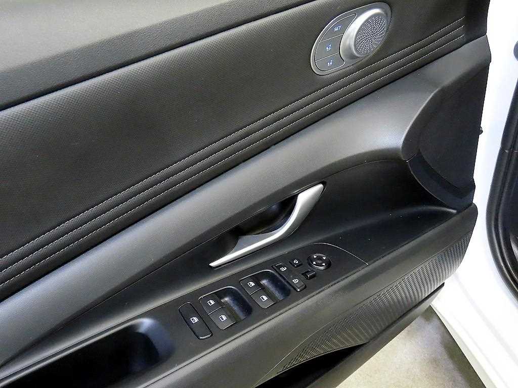 HYUNDAI Avante 2023 Blanco - Importación desde Corea - HF Imports Iquique - Foto 13