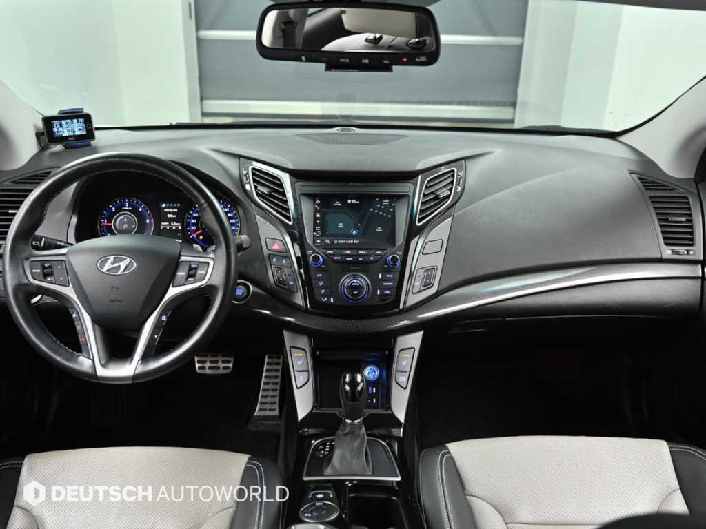 HYUNDAI i40 - Vista 7