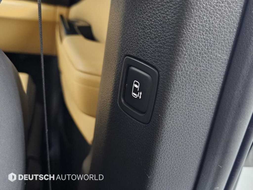 KIA Carnival - Vista 11