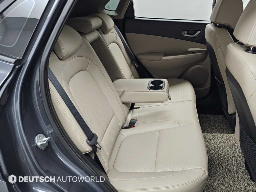 HYUNDAI Kona - Vista 12