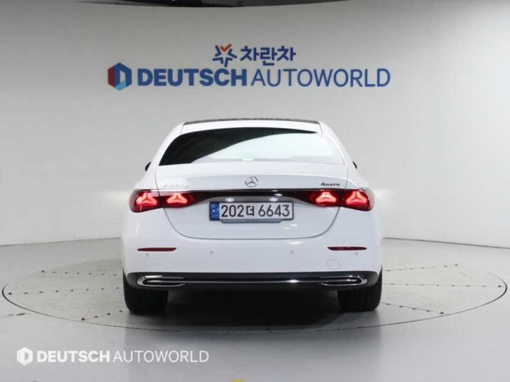 Mercedes Benz E class - Vista 4