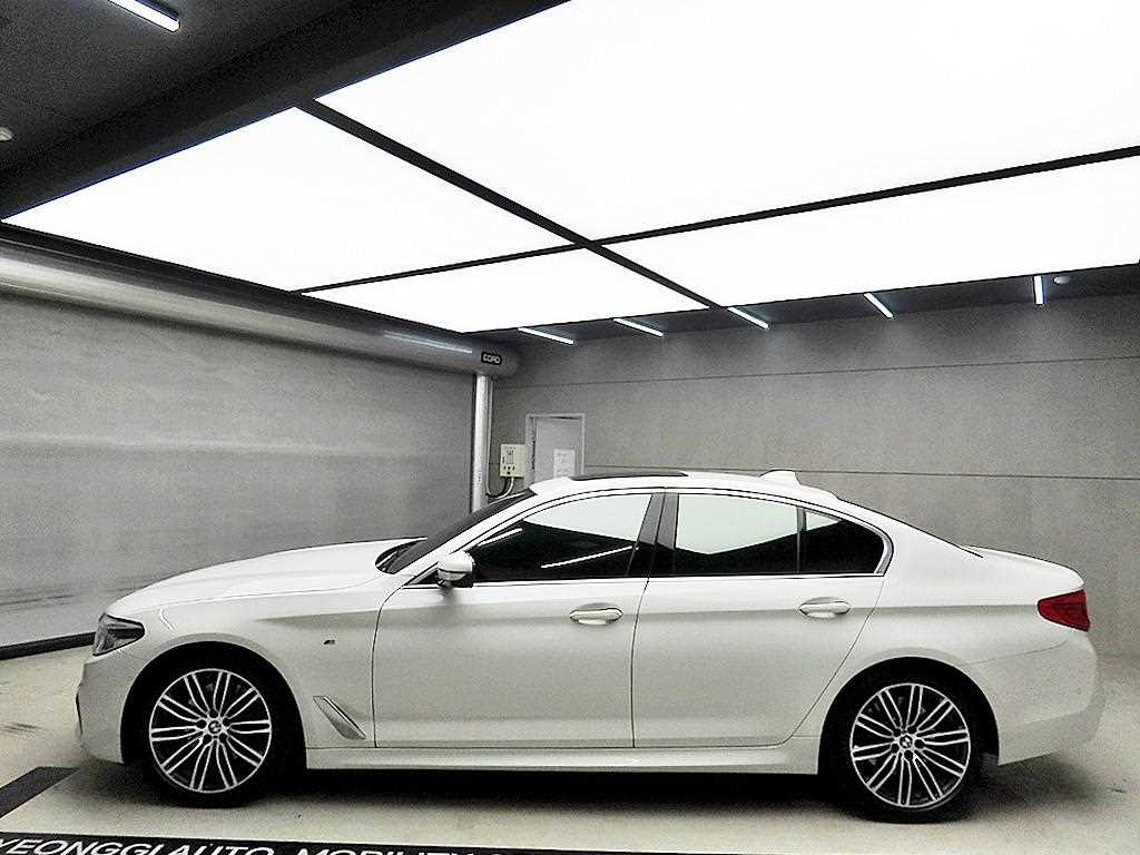 BMW 5 Series - Vista 4