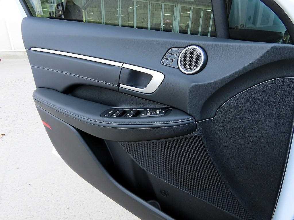 HYUNDAI Sonata - Vista 12