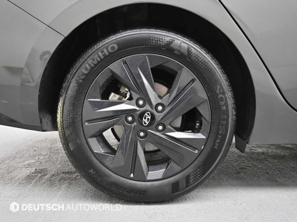 HYUNDAI Avante - Vista 5