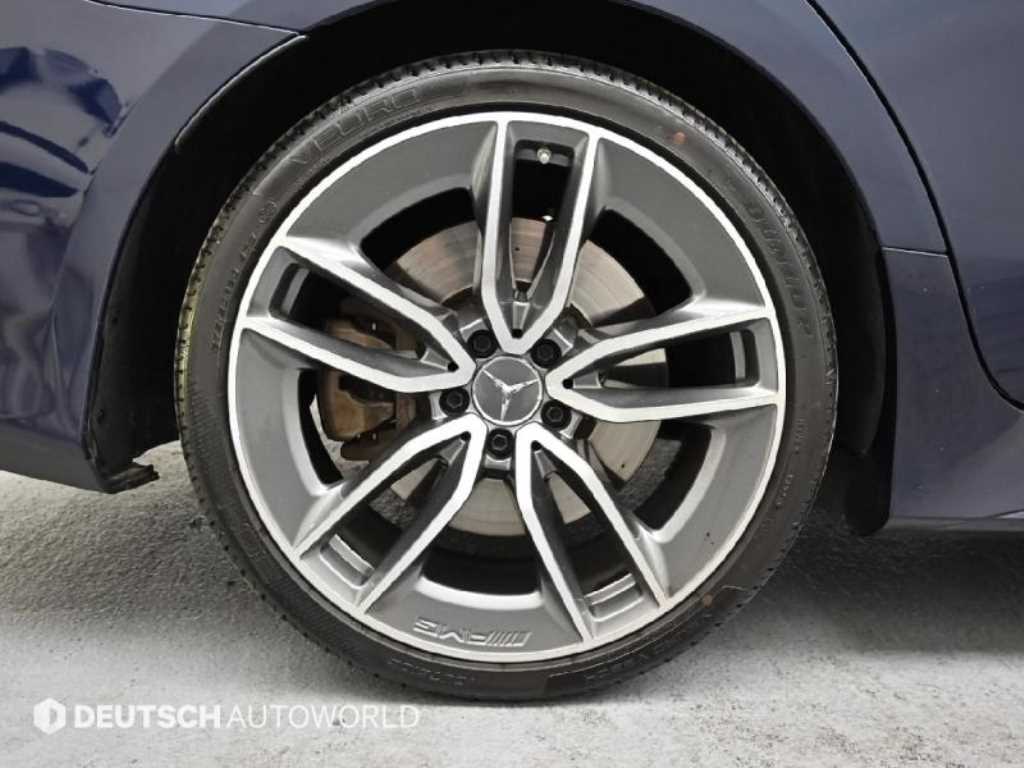 Mercedes Benz CLS Class - Vista 6