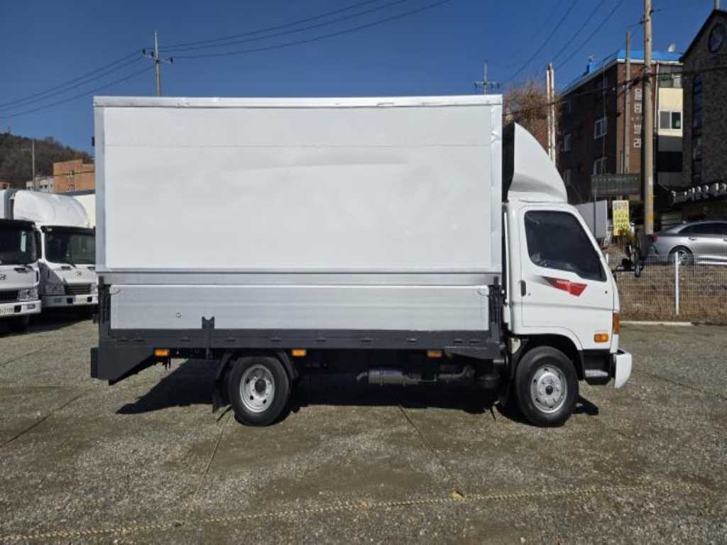 medium and large cargo truck - Vista 4