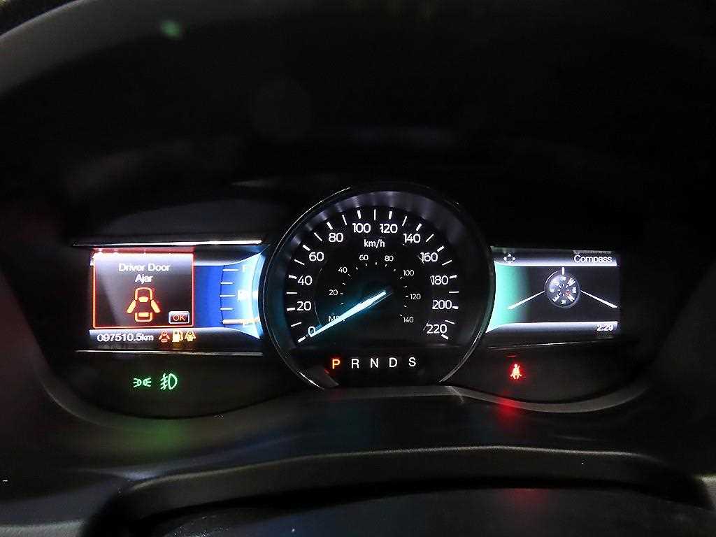 Ford Explorer - Vista 9