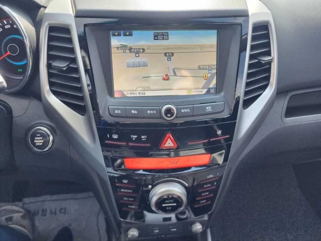 Ssangyong Tivoli - Vista 11