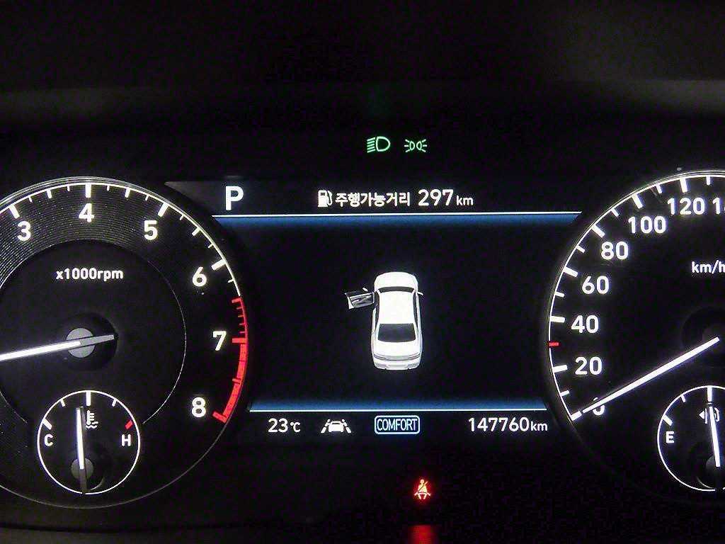 Genesis G90 - Vista 9