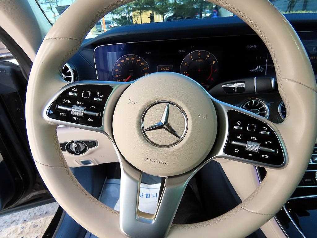 Mercedes Benz E class - Vista 8