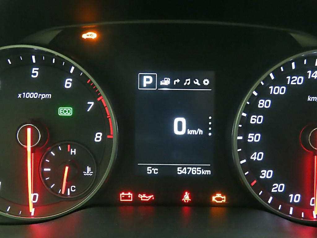 HYUNDAI Avante - Vista 8