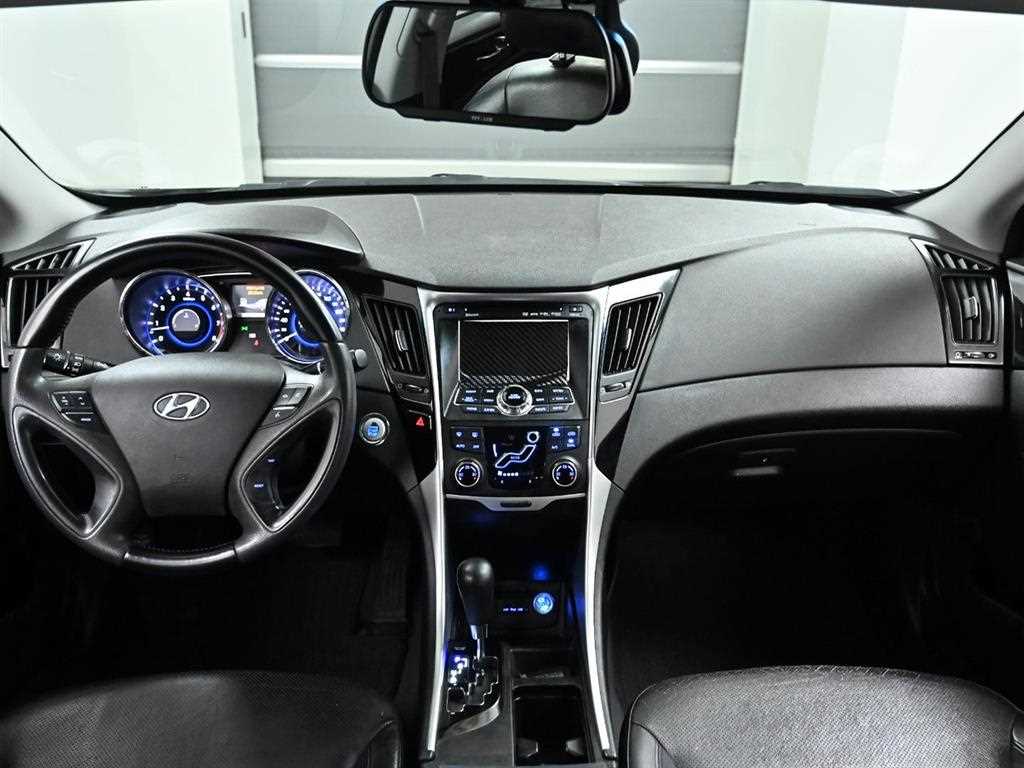 HYUNDAI Sonata - Vista 7