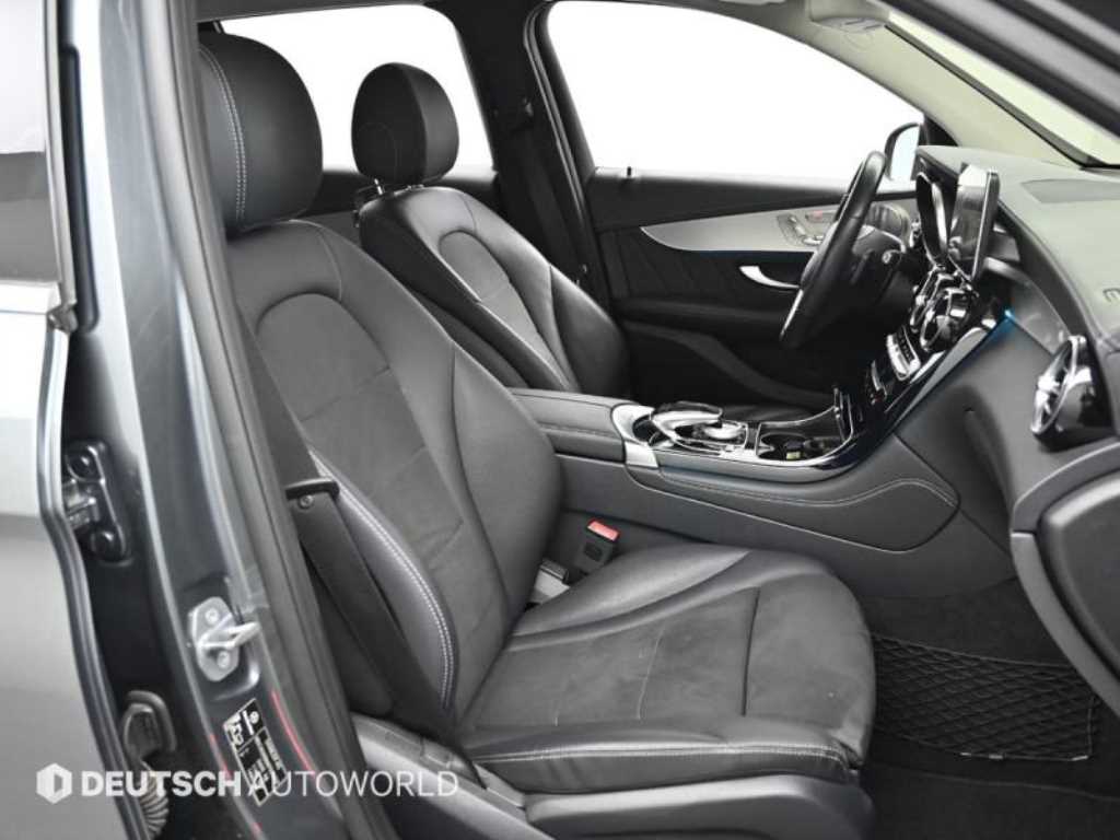 Mercedes Benz GLC Class - Vista 10